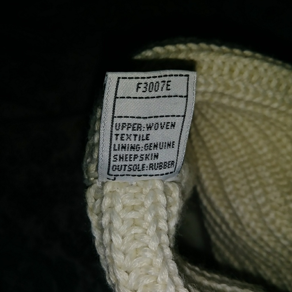 UGG - Picture 7 of 8